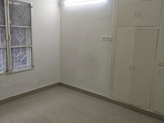 Flat for rent in Deri