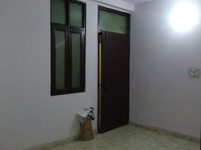 Property for rent in Deri