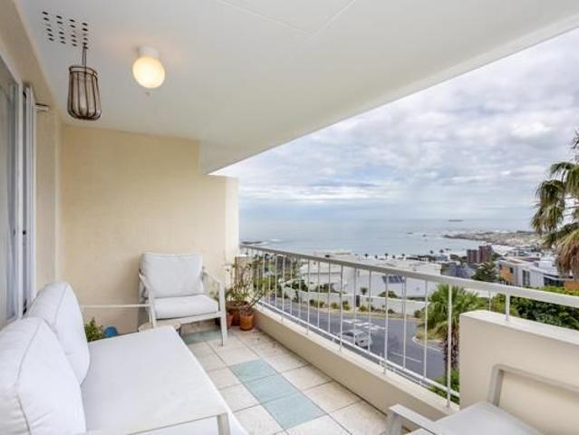 Apartment for rent in Camps Bay, Cape Town