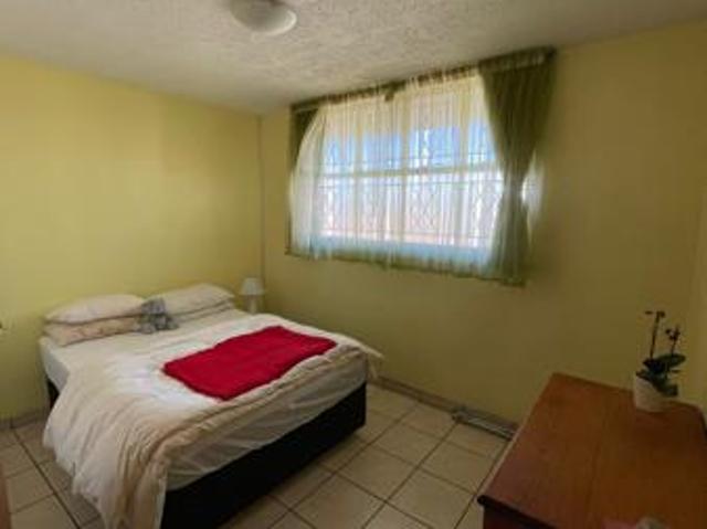 Flat for rent in Waterkloof, Gauteng