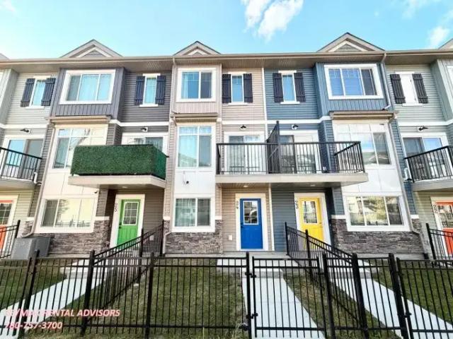 Townhouse for rent in Chappelle, Edmonton