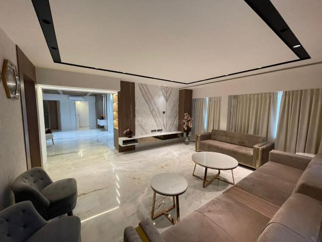 Flat for rent in Khar, Mumbai