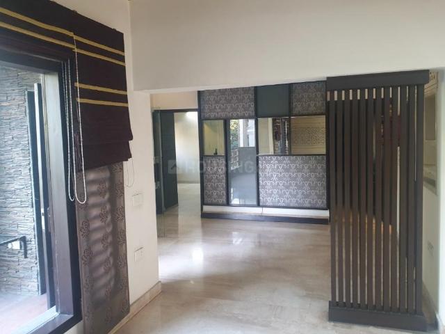 Flat for rent in Deri