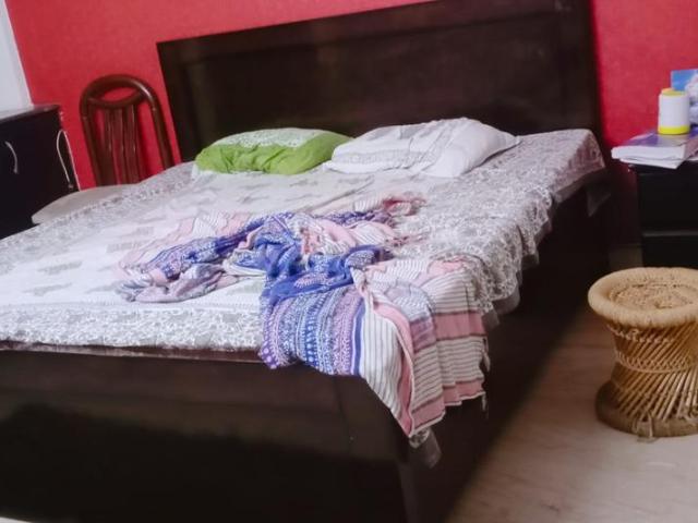 Flat for sale in East Delhi, Deri