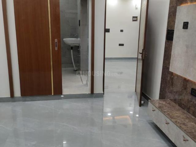 Flat for sale in North West Delhi, Deri