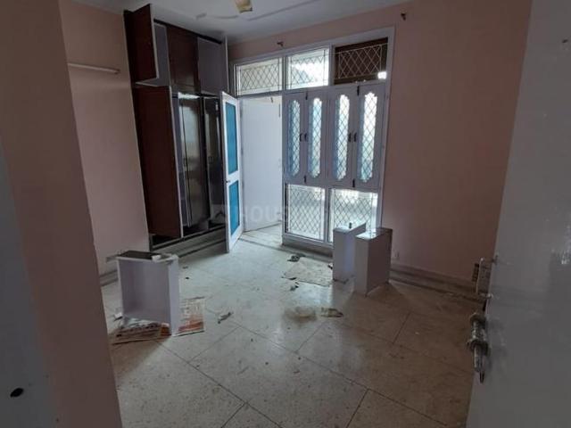 Flat for rent in Sector 62, Noida