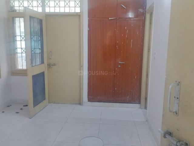 Flat for rent in South West Delhi, Deri