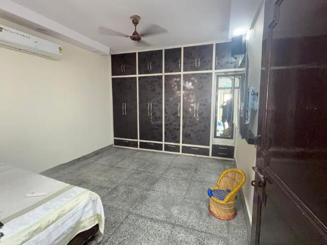 Flat for rent in Mahendru Enclave, Delhi