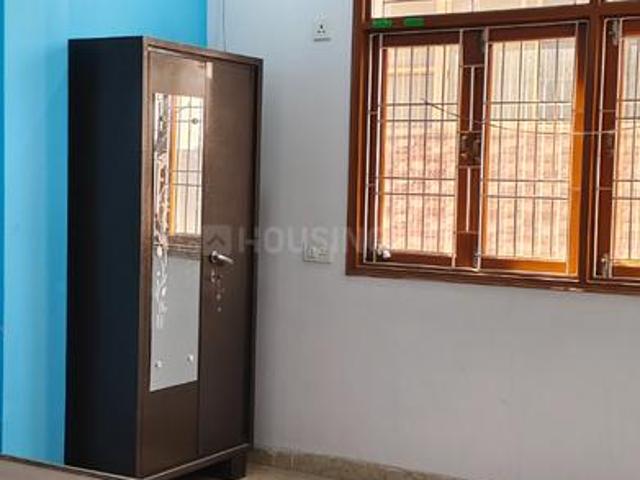 Flat for sale in East Delhi, Deri