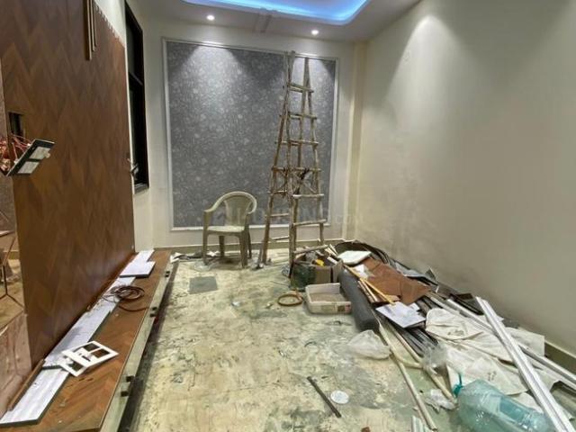 Flat for sale in North West Delhi, Deri