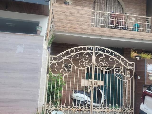 House for sale in Hariana
