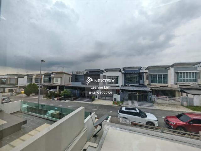 Residential House for sale in Kuching, Bahagian Kuching