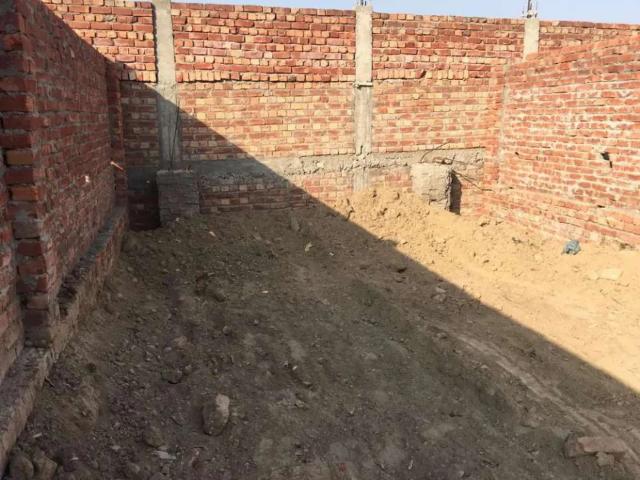 Land for sale in Taj Bagh, حاجی پورہ