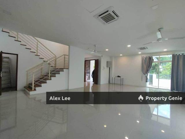 Bungalow for sale in Kajang, Langat