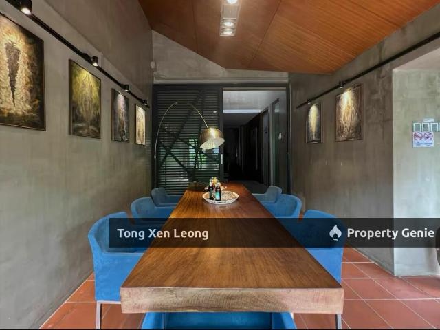 Terraced House for sale in Malaka