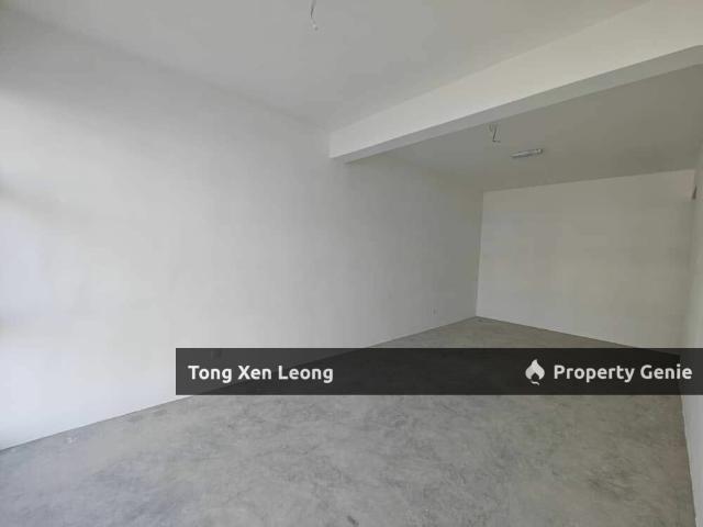 Shop for rent in Malaka