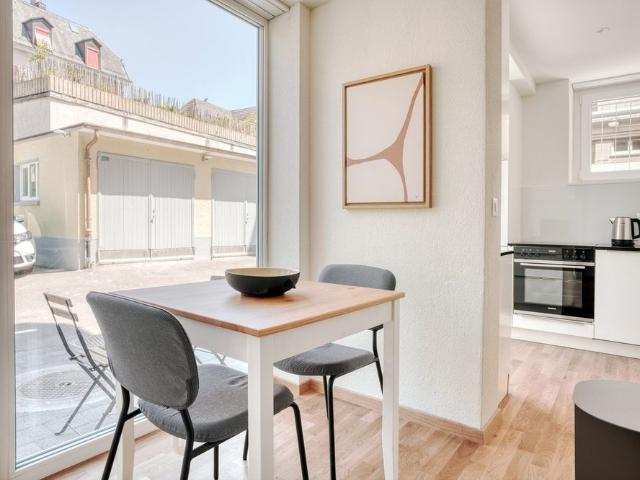 Apartment mieten in Einigen, Zürich