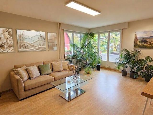Apartment mieten in Einigen, Zürich