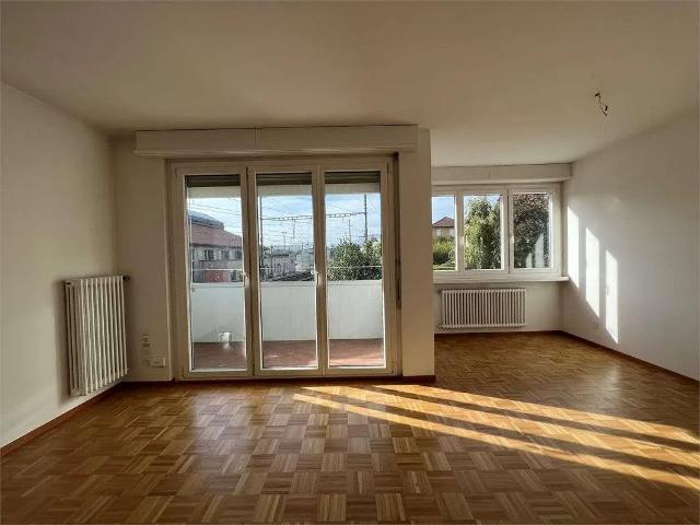 Apartment mieten in Pedrinate, Chiasso