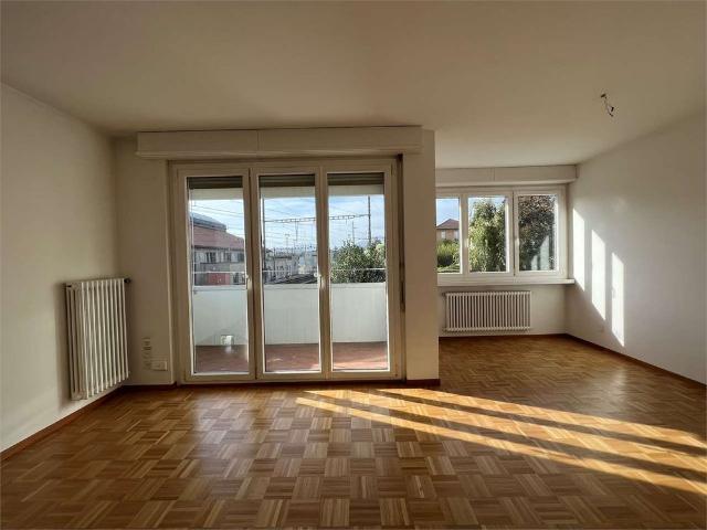 Apartment mieten in Pedrinate, Chiasso