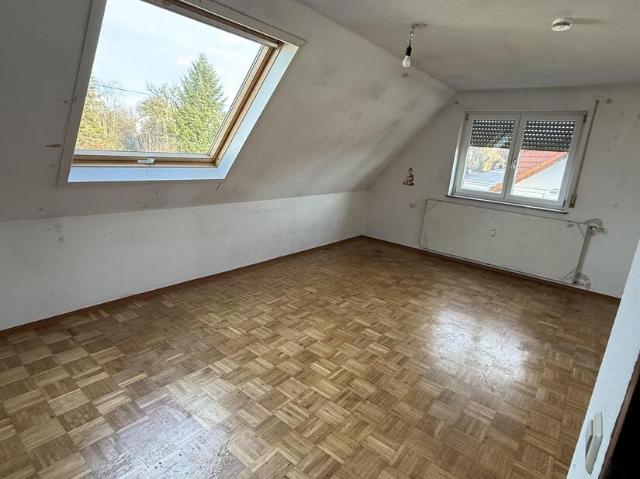 Dachgeschosswohnung kaufen in Walddorfhäslach, Baden-Württemberg