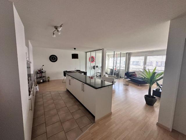 Wohnung mieten in Einigen, Zürich
