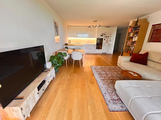 Wohnung mieten in Einigen, Zürich
