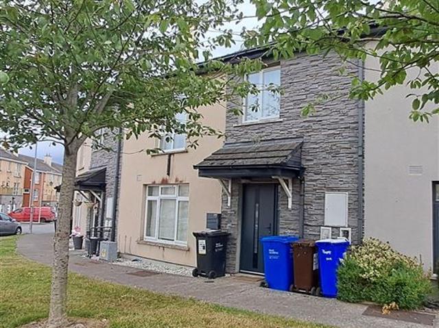 Terraced House to rent in Balbriggan, North Tipperary