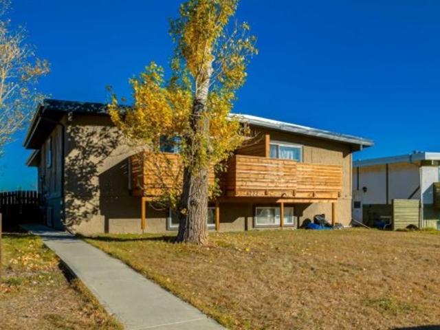 Townhouse for sale in Bowness, Calgary