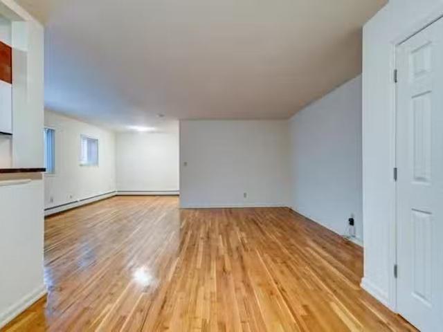 Condo for rent in Hicksville