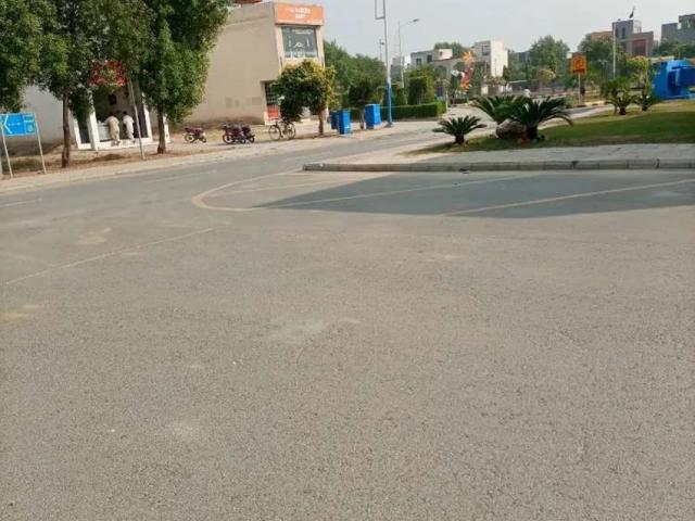 Commercial for sale in بحریہ نشیمن, ہرنال