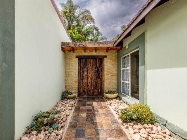 Farm for sale in Hartbeespoort Dam Nature Reserve, North West