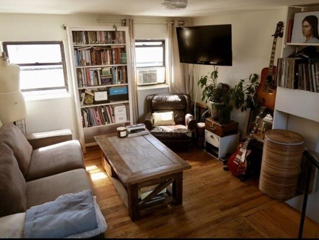 Room for rent in Arverne, New York