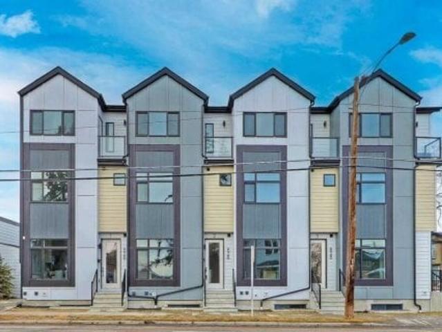 Townhouse for sale in Northwest, Alberta