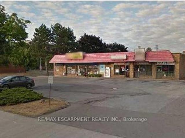 Commercial for rent in Burlington, Ontario