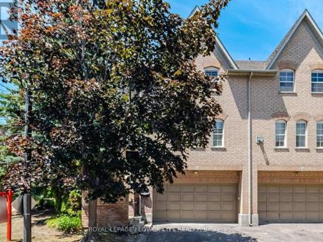 Townhouse for sale in Georgina, Ontario