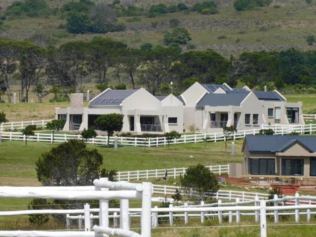 Property for sale in Jeffreys Bay, Kouga Local Municipality