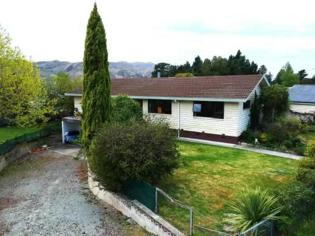 House for sale in Otakou