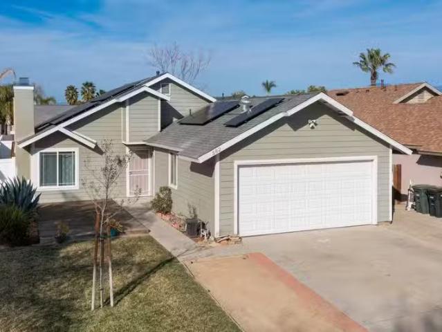 House for rent in Corona