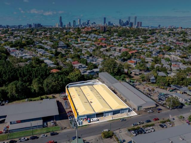 Warehouse for rent in Toombul, Queensland