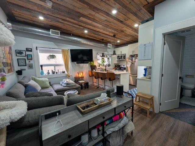 House for rent in Beaches—East York, Toronto
