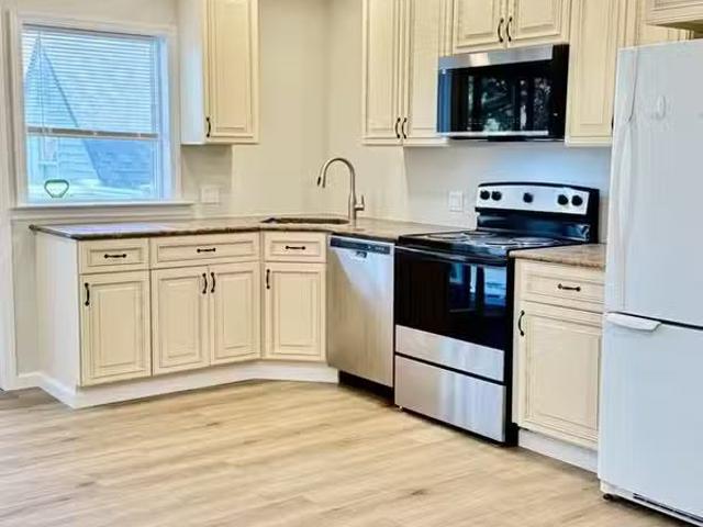 Condo for rent in Levittown