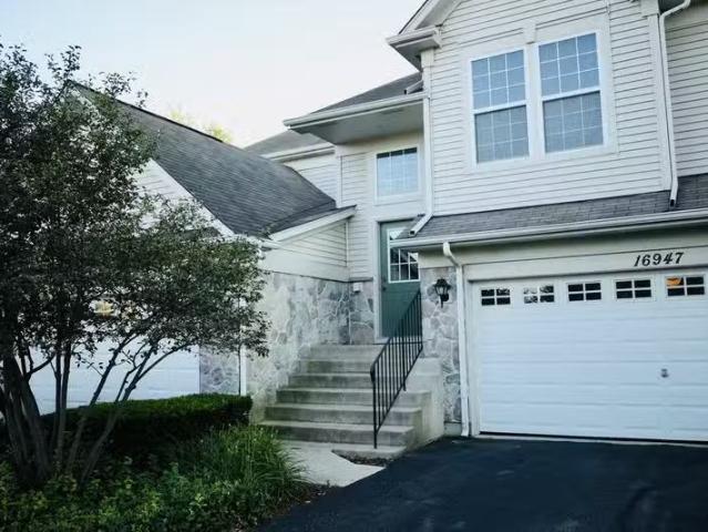 Condo for rent in Lockport