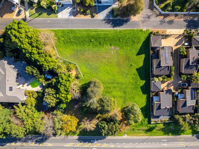 Land for sale in West Coast, Aurora