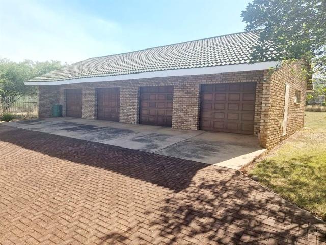 Farm for sale in Hartbeespoort Dam Nature Reserve, North West