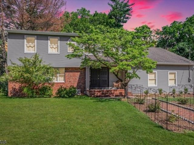House for sale in Edison, New Jersey