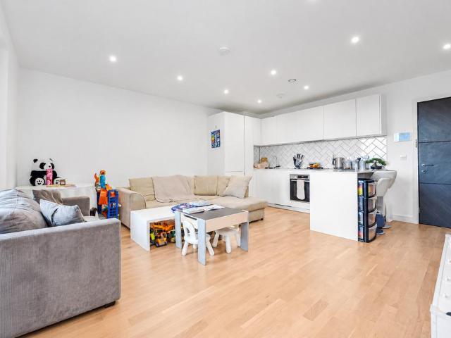 Apartment for rent in London Borough of Ealing, Greater London