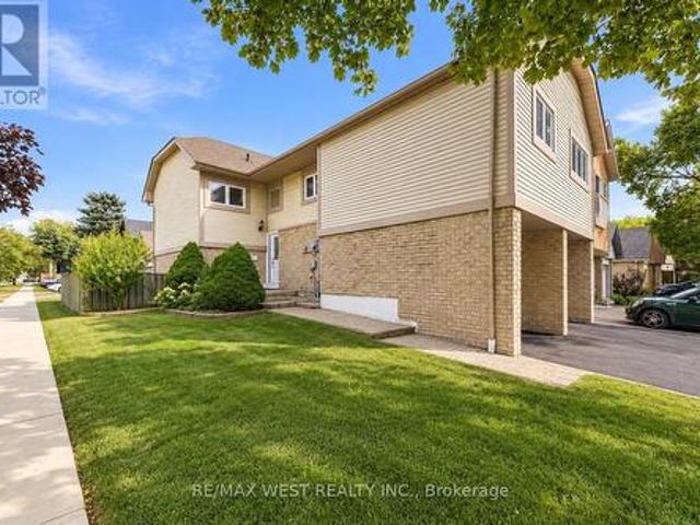 House for sale in Etobicoke Centre, Toronto