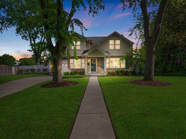House for sale in Clarendon Hills, Illinois