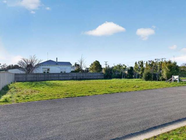 Townhouse for sale in Carterton, Wellington